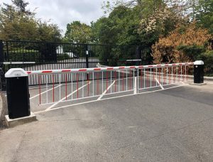 industrial electric gates with barrier