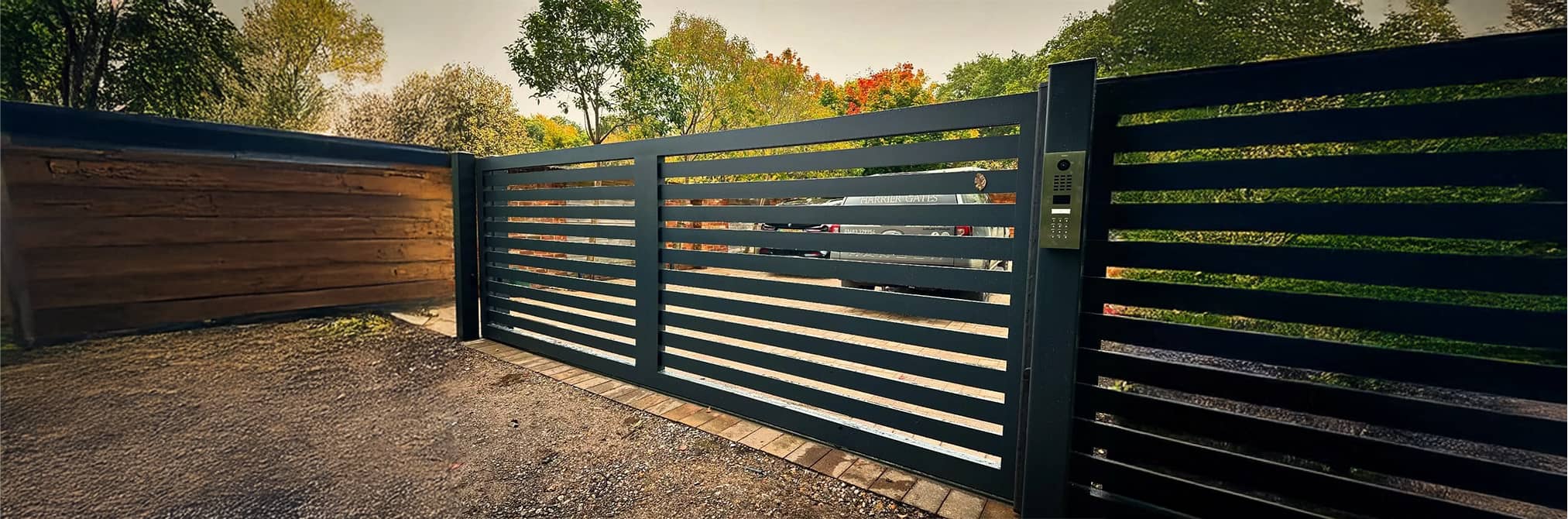 slatted automate gate